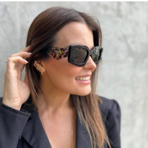 SOLD ❌ Prada PR-15YS 1AB5S0 Sunglasses Women's Black/Dark Grey Square Shape - Picture 9 of 10